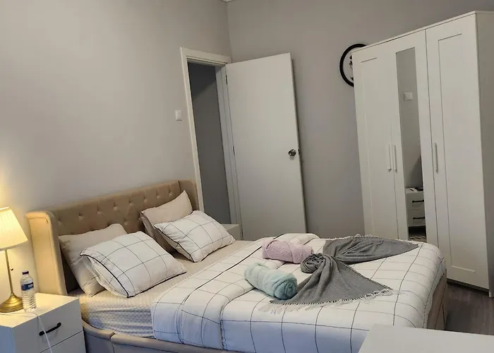 Chachino Guesthouse -5 Mins Walk To Train & Bus Station