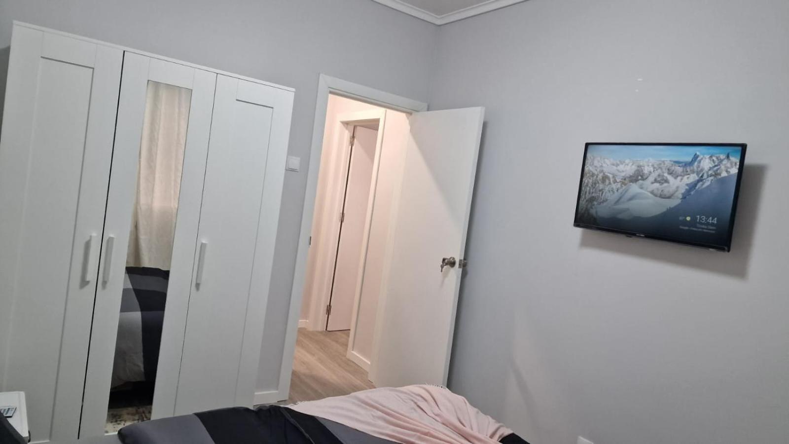 Chachino -5 Mins Walk To Train & Bus Station *