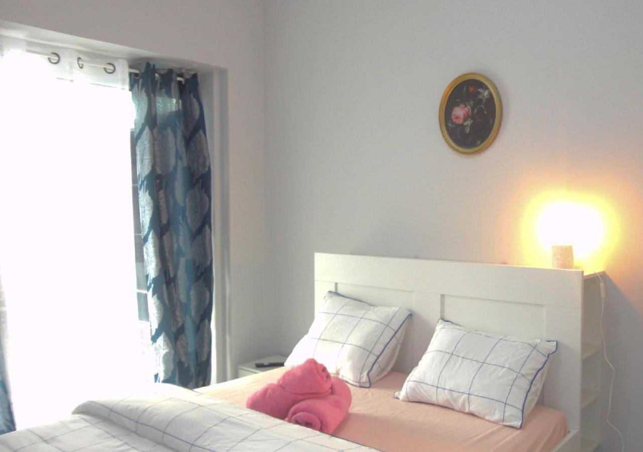 Apartment Chachino -5 Mins Walk To Train & Bus Station