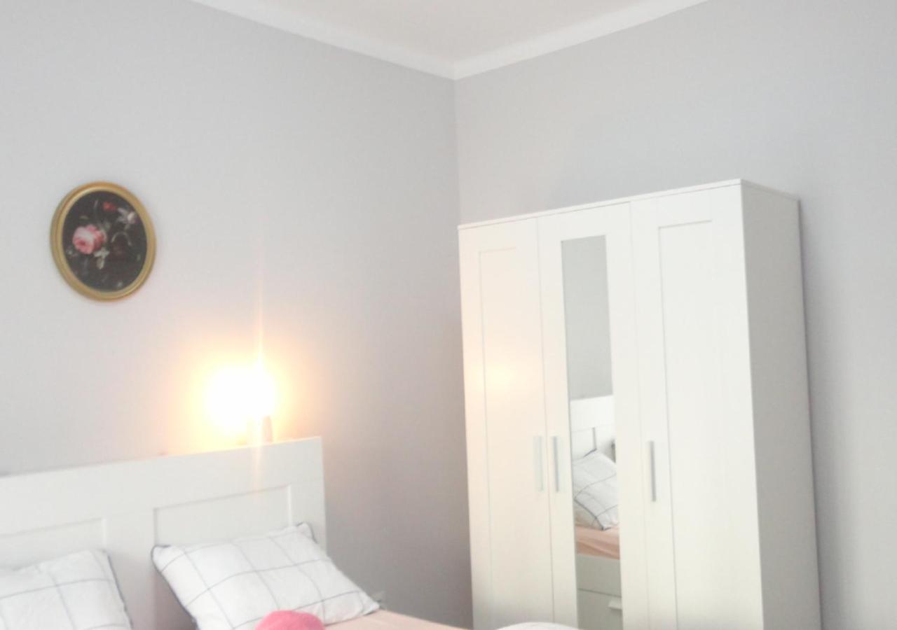 Chachino -5 Mins Walk To Train & Bus Station * Agualva-Cacem