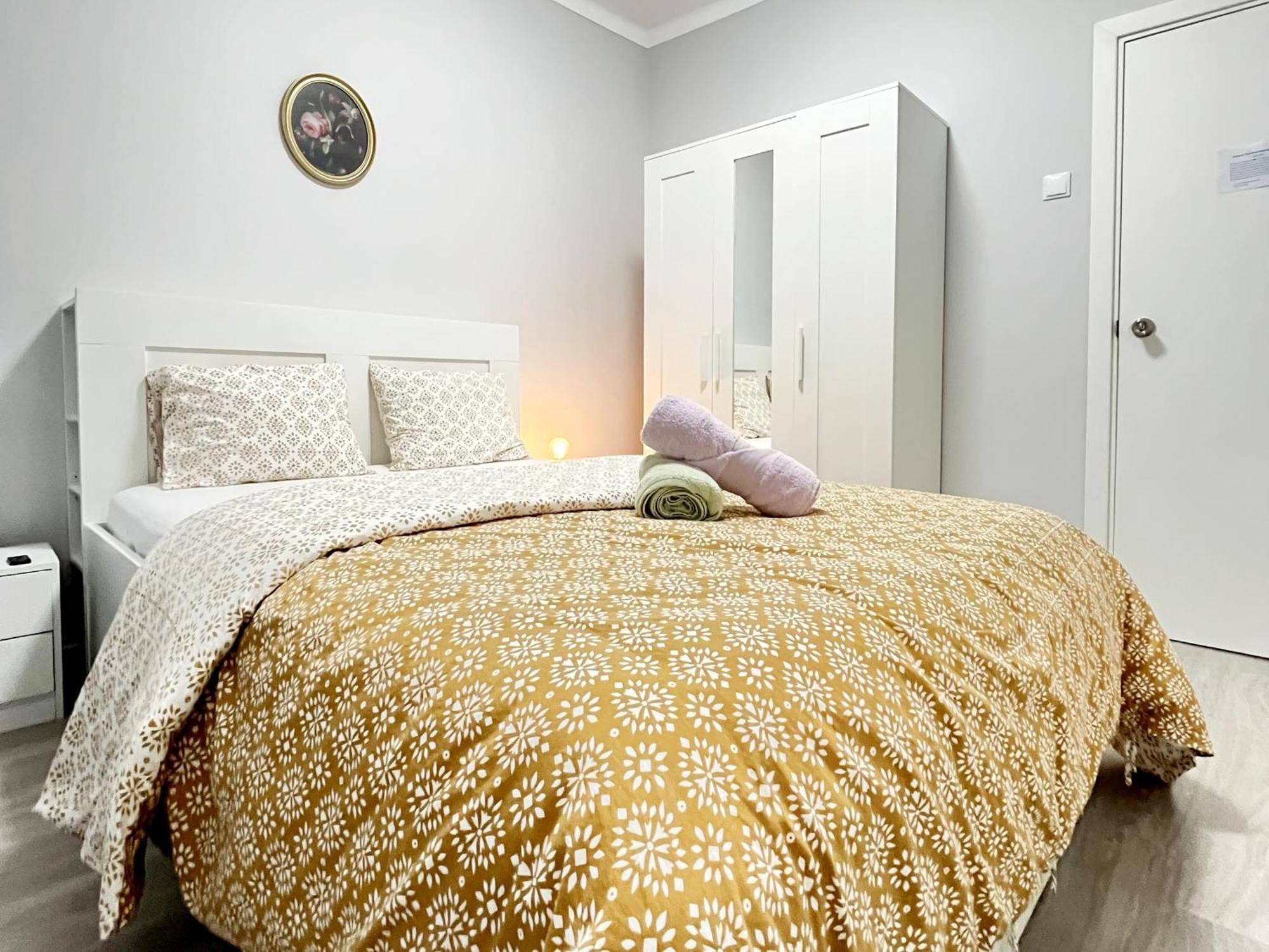 Chachino -5 Mins Walk To Train & Bus Station