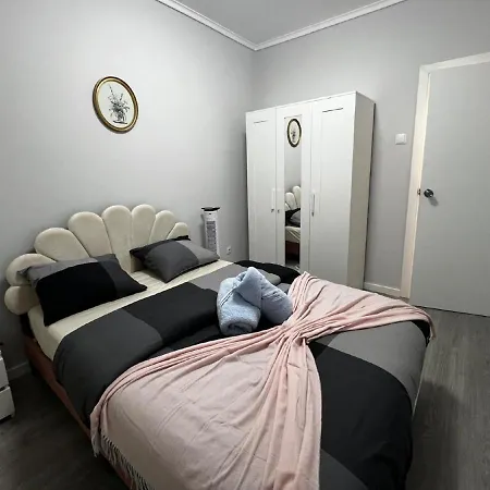 Chachino Guesthouse -5 Mins Walk To Train & Bus Station Agualva-Cacem Exterior photo