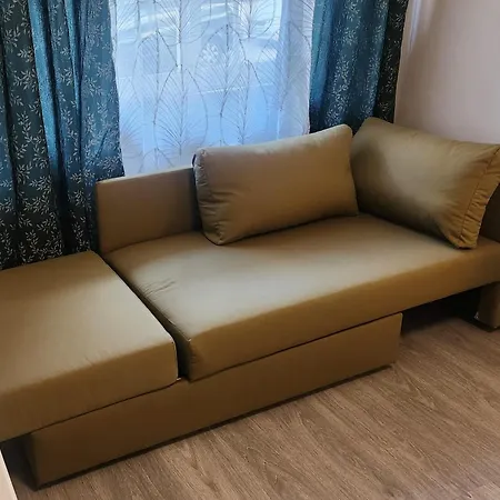 Chachino Guesthouse -5 Mins Walk To Train & Bus Station Agualva-Cacem Exterior photo