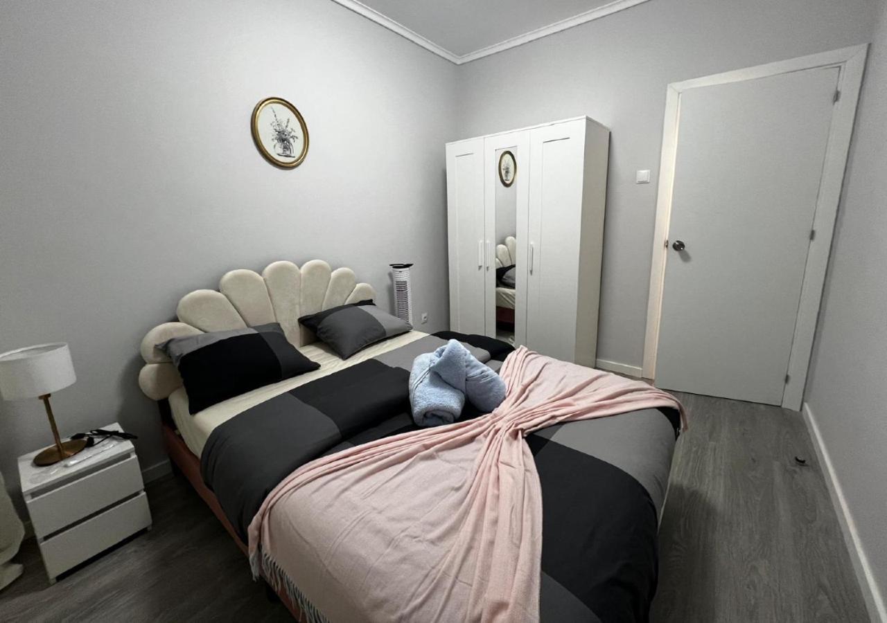 Apartment Chachino -5 Mins Walk To Train & Bus Station *