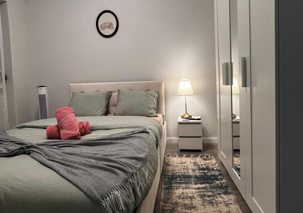 Chachino -5 Mins Walk To Train & Bus Station * Agualva-Cacem