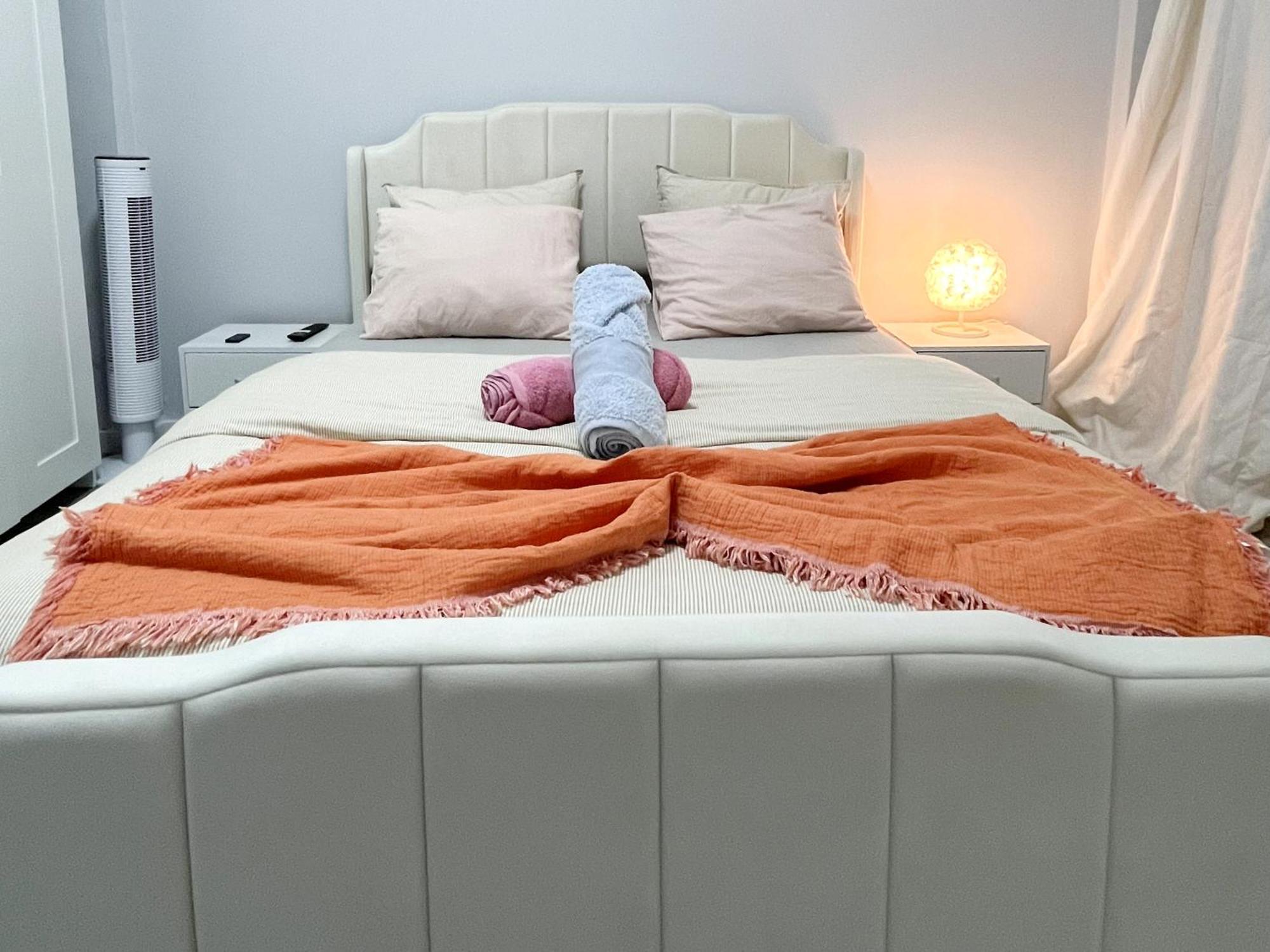 Chachino -5 Mins Walk To Train & Bus Station